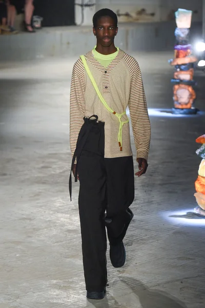Look 35